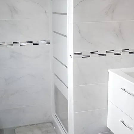 Appartement Charmant Avec Vue Sur La Mer Au Cannet - 58 M² 아파트 *
